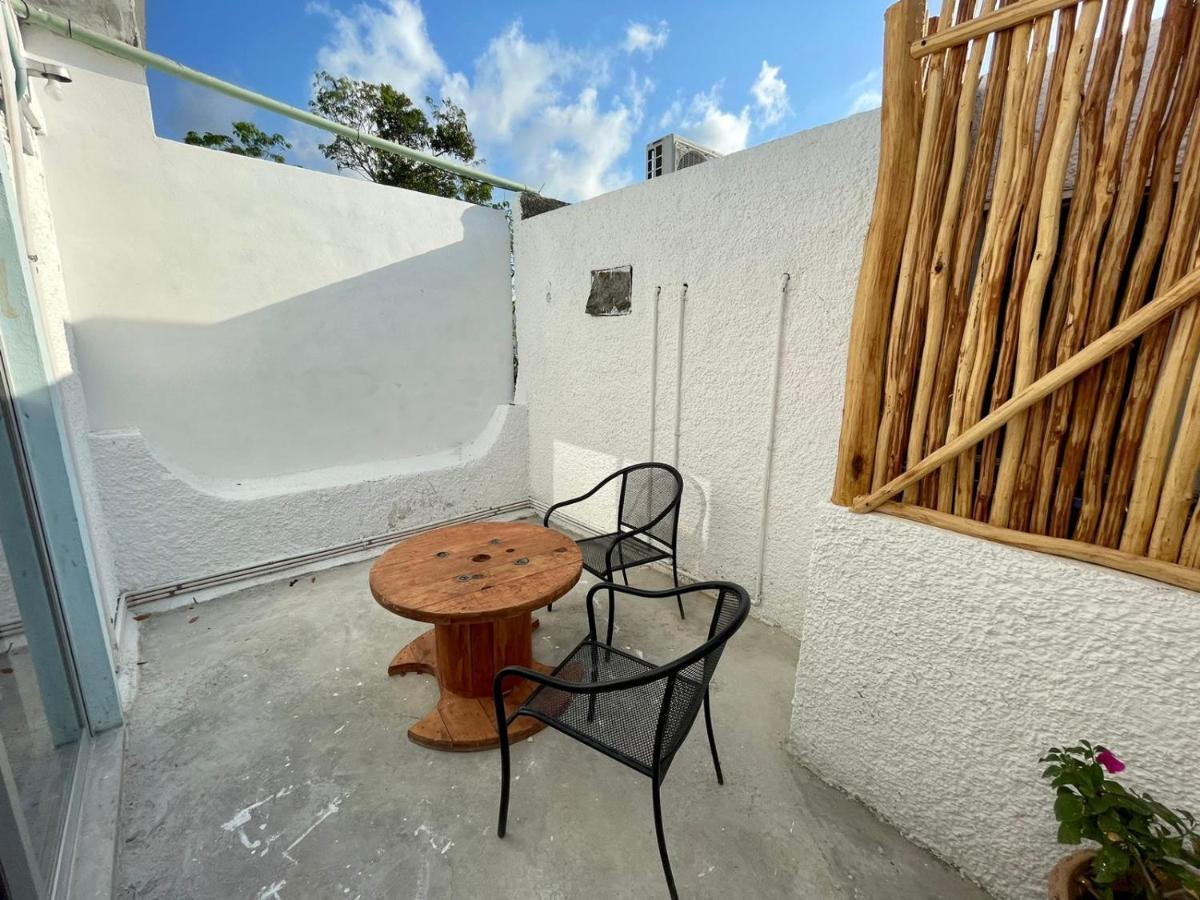 Mio Tulum Hotel Boutique Exteriör bild A small balcony